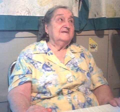 Fotos de mamá Disolina Eulalia Rossetti Vda. de Schiavoni (1915-2004) sacadas el 18 01 2003.jpg